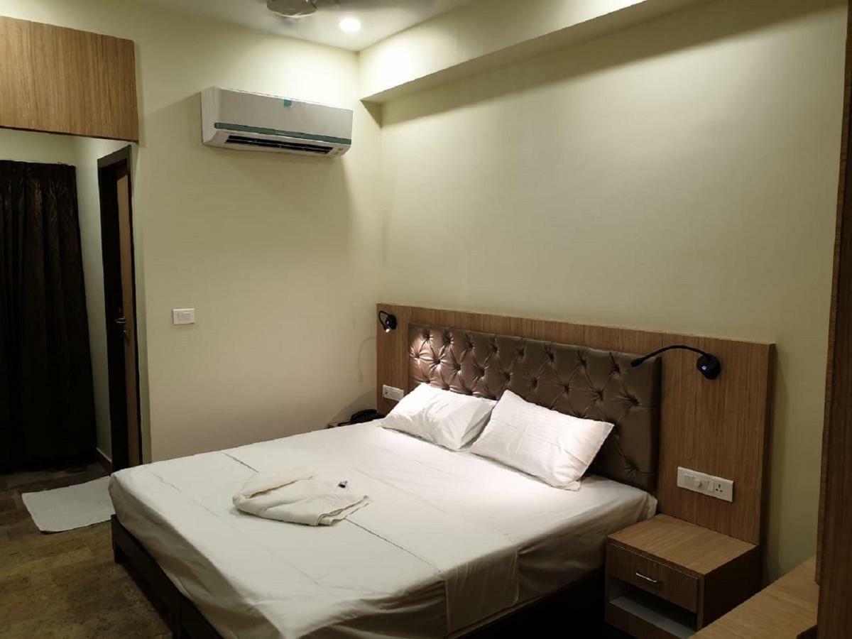 Amutham Residency Hotel Tiruchirappalli Exterior foto