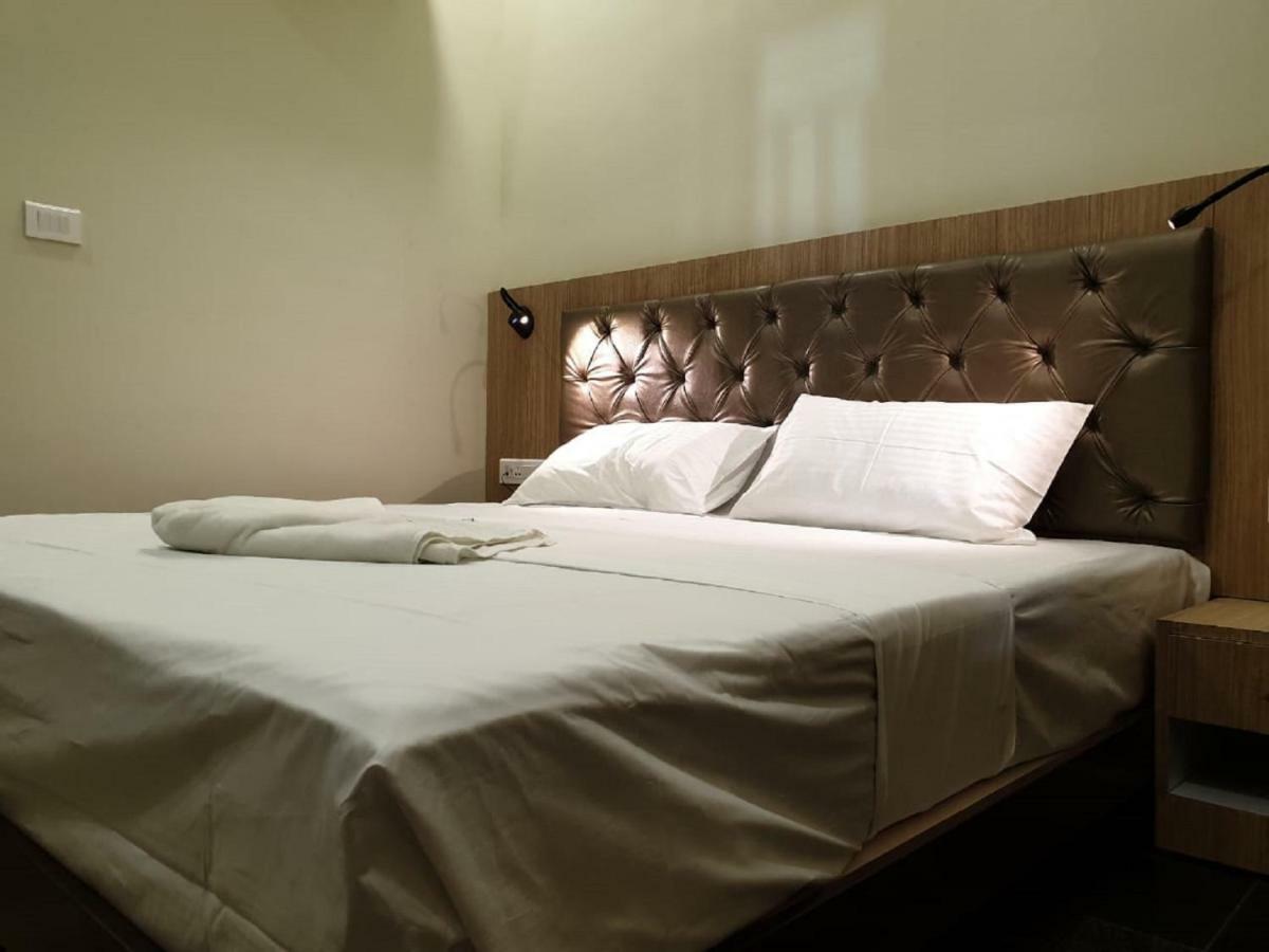 Amutham Residency Hotel Tiruchirappalli Exterior foto