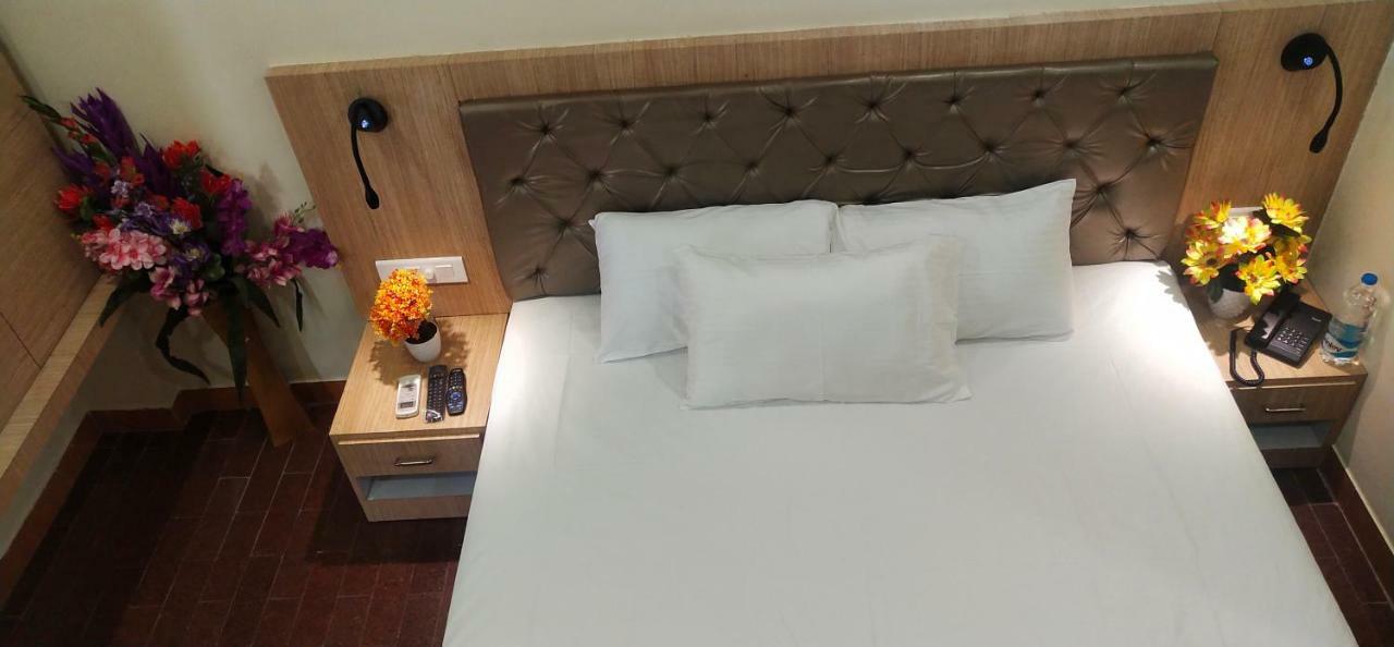 Amutham Residency Hotel Tiruchirappalli Exterior foto